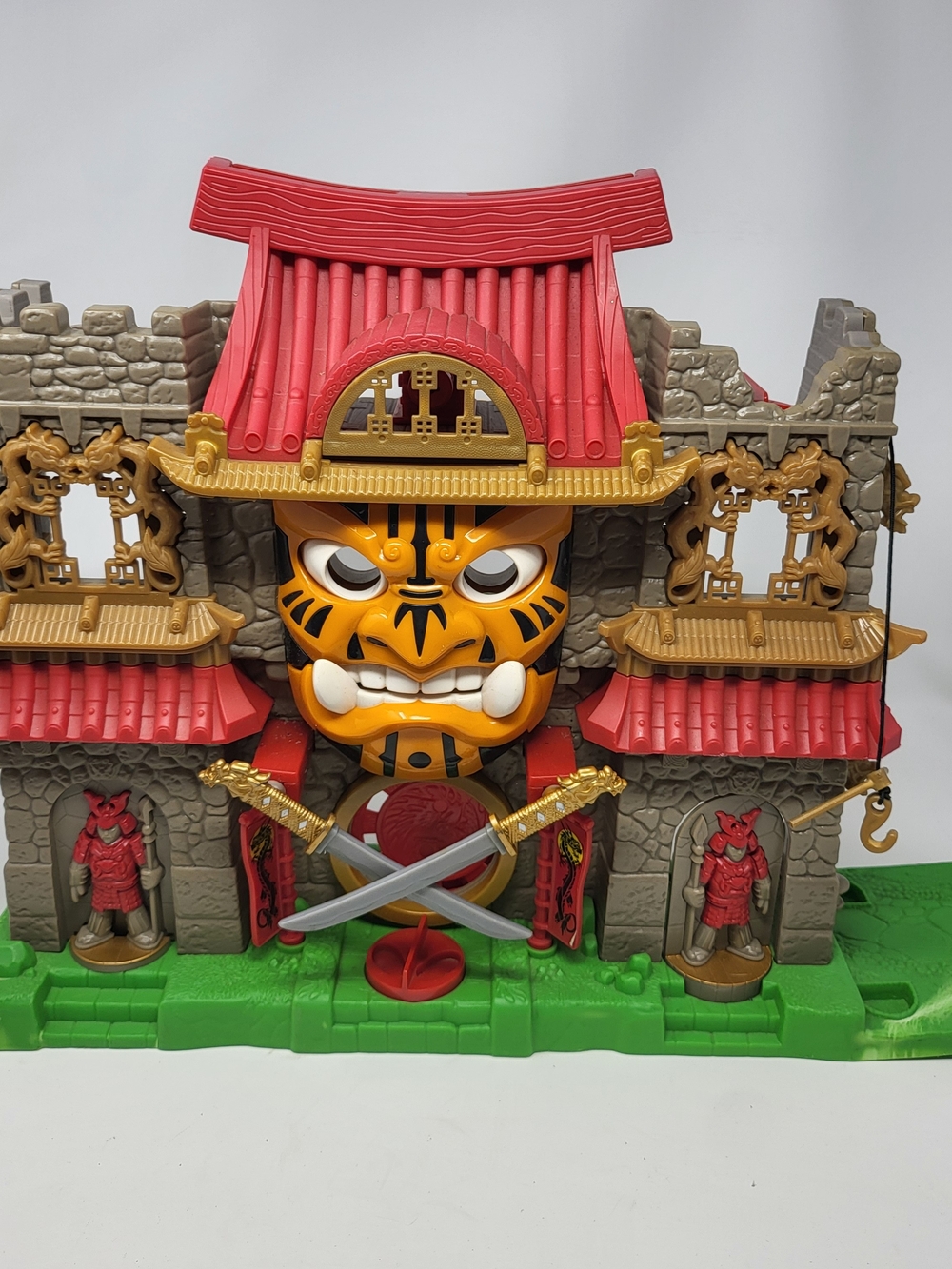 2011 Imaginext Fisher Price Ninja Castle Structure